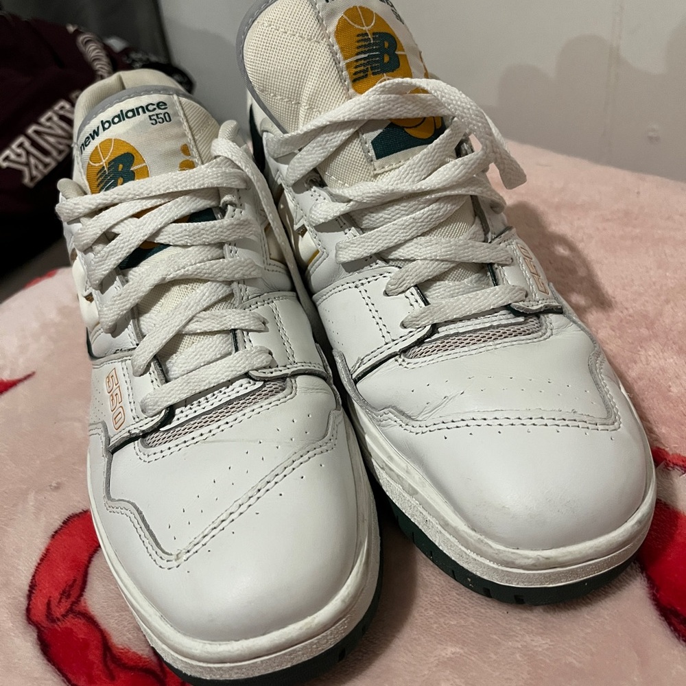 New Balance White Sneakers Classic Lace-Up Design